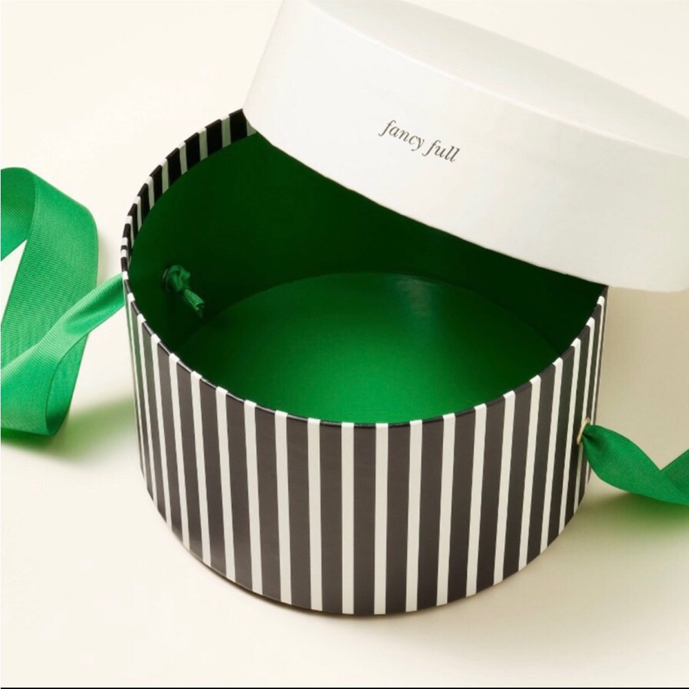 ♠️ 2-Pack Round Gift Boxes - Kate Spade New York x Target - Picture 3 of 3